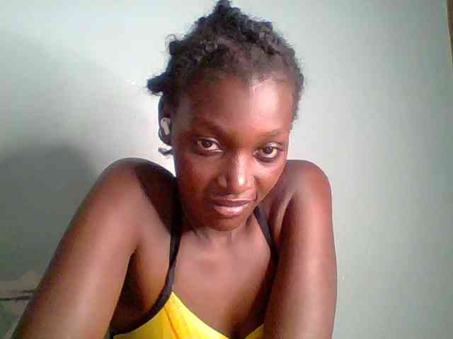 Chocolate-saucy webcam