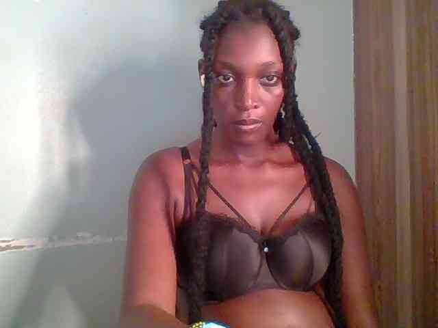 Chocolate-saucy webcam