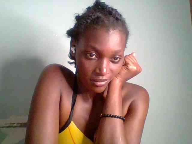 Chocolate-saucy webcam