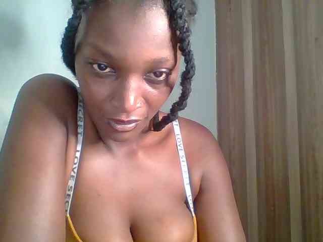 Chocolate-saucy webcam