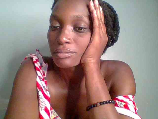 Chocolate-saucy webcam