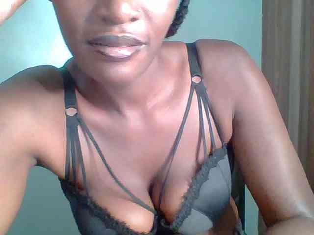 Chocolate-saucy webcam