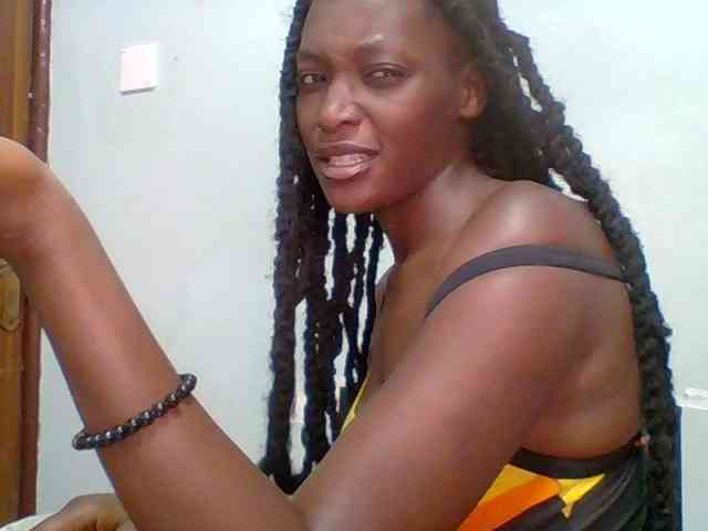 Chocolate-saucy webcam