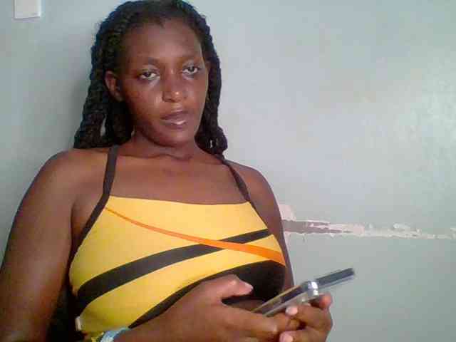 Chocolate-saucy webcam