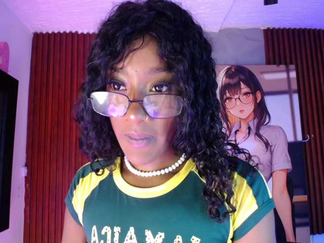 Sofi-Thomas live cam on BongaCams
