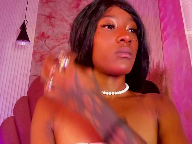 Sofi-Thomas live cam on BongaCams