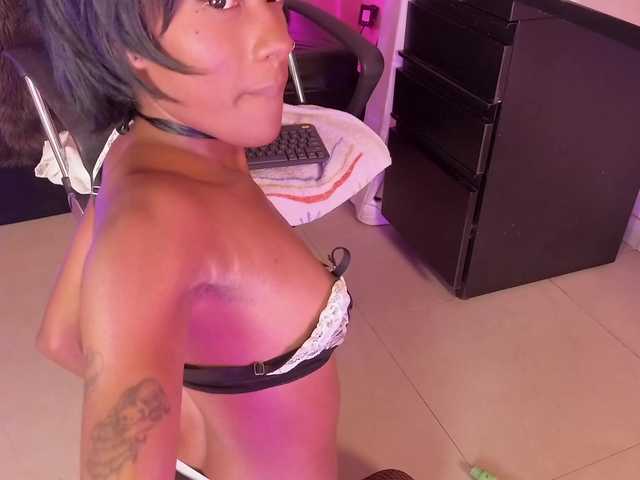 Sofi-Thomas live cam on BongaCams