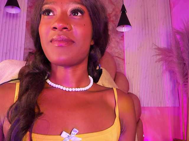 Sofi-Thomas live cam on BongaCams