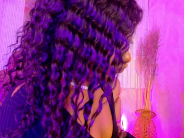 Sofi-Thomas live cam on BongaCams