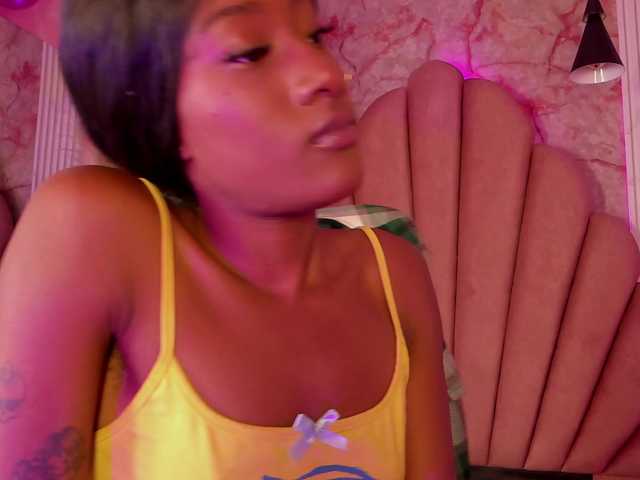 Sofi-Thomas live cam on BongaCams