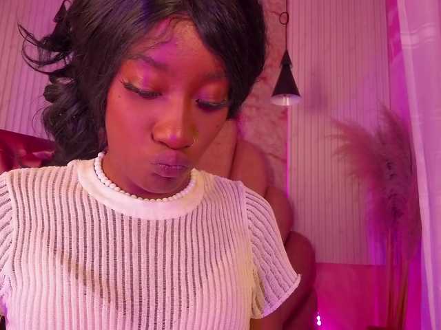 Sofi-Thomas live cam on BongaCams