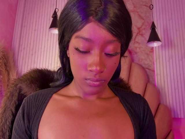 Sofi-Thomas live cam on BongaCams