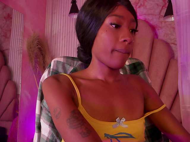 Sofi-Thomas live cam on BongaCams