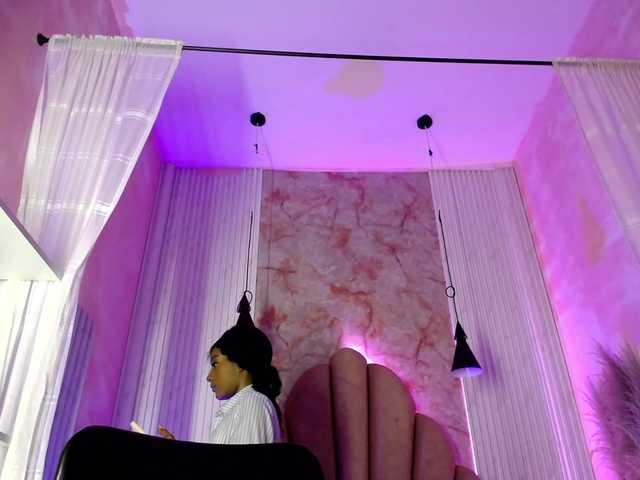 Sofi-Thomas live cam on BongaCams