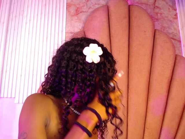 Sofi-Thomas live cam on BongaCams