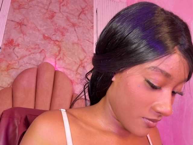 Sofi-Thomas live cam on BongaCams