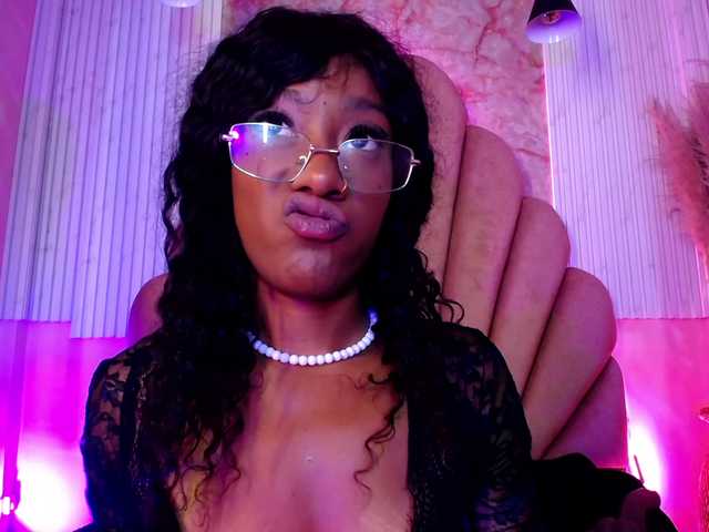Sofi-Thomas live cam on BongaCams