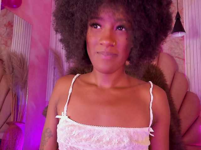 Sofi-Thomas live cam on BongaCams