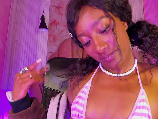 Sofi-Thomas live cam on BongaCams