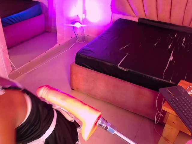 Sofi-Thomas live cam on BongaCams