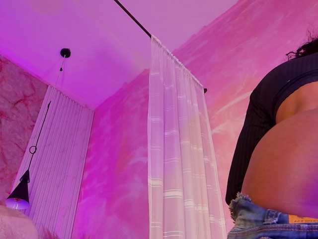 Sofi-Thomas live cam on BongaCams