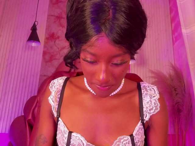 Sofi-Thomas live cam on BongaCams
