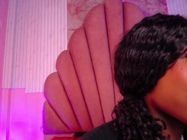 Sofi-Thomas live cam on BongaCams