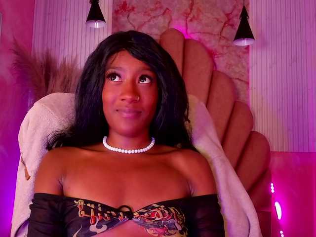 Sofi-Thomas live cam on BongaCams