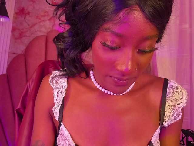 Sofi-Thomas live cam on BongaCams