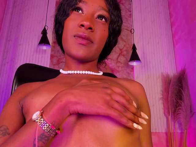 Sofi-Thomas live cam on BongaCams