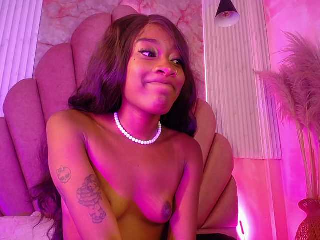 Sofi-Thomas live cam on BongaCams