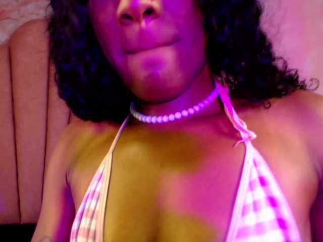 Sofi-Thomas live cam on BongaCams