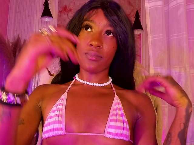 Sofi-Thomas live cam on BongaCams