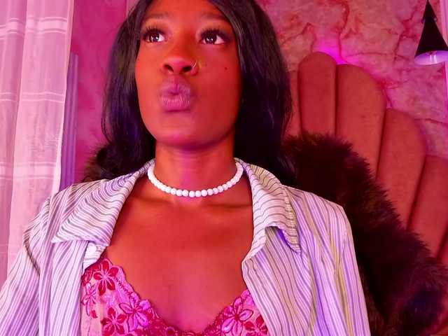 Sofi-Thomas live cam on BongaCams