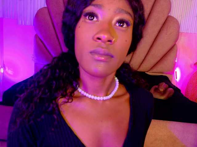 Sofi-Thomas live cam on BongaCams