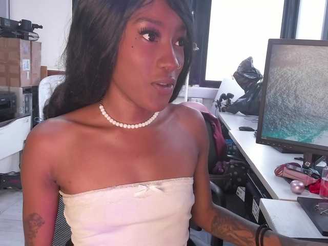 Sofi-Thomas live cam on BongaCams