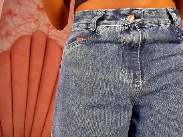 Sofi-Thomas live cam on BongaCams