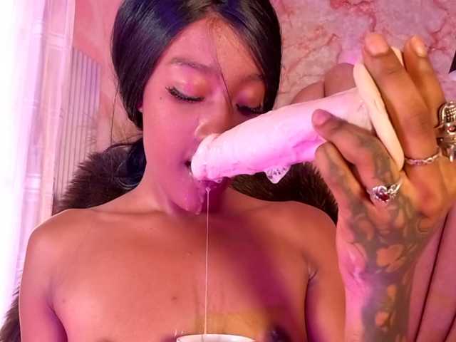 Sofi-Thomas live cam on BongaCams