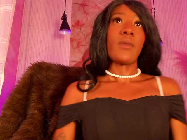 Sofi-Thomas live cam on BongaCams