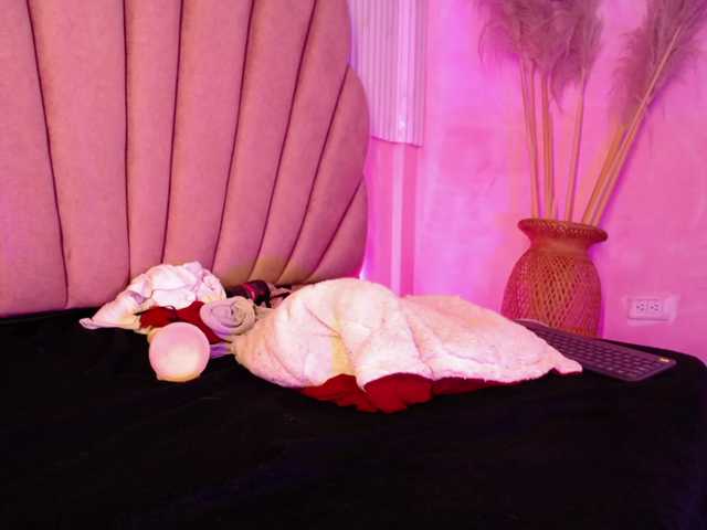 Sofi-Thomas live cam on BongaCams