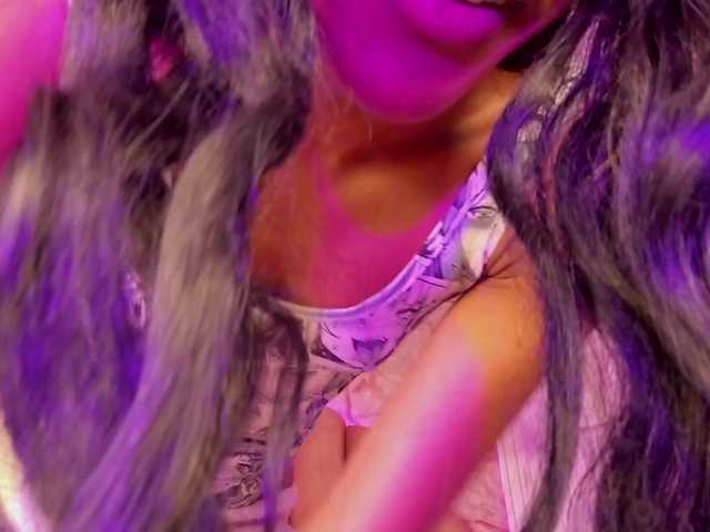 Sofi-Thomas live cam on BongaCams