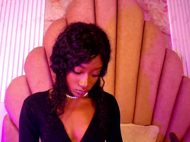 Sofi-Thomas live cam on BongaCams