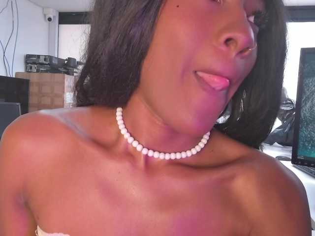 Sofi-Thomas live cam on BongaCams