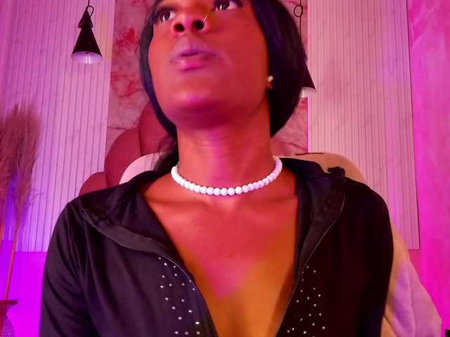 Sofi-Thomas live cam on BongaCams