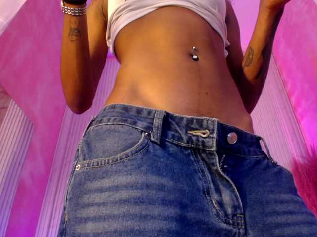 Sofi-Thomas live cam on BongaCams