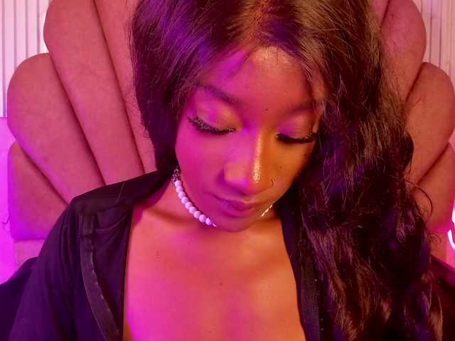 Sofi-Thomas live cam on BongaCams