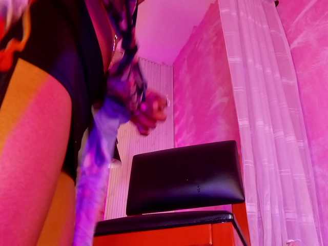 Sofi-Thomas live cam on BongaCams