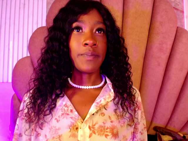 Sofi-Thomas live cam on BongaCams