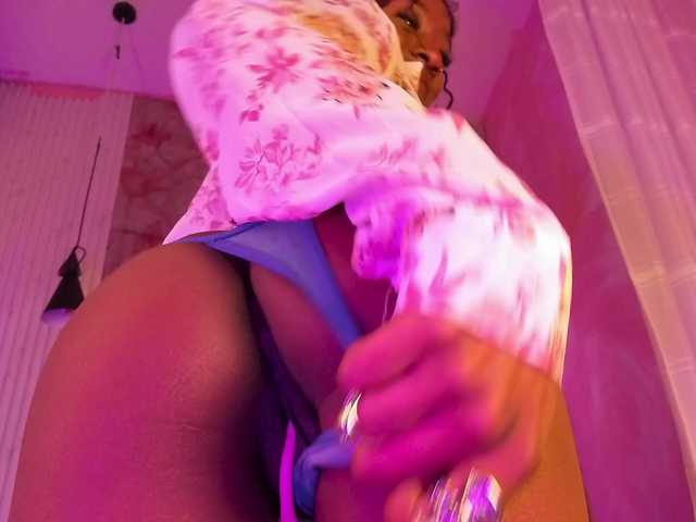 Sofi-Thomas live cam on BongaCams