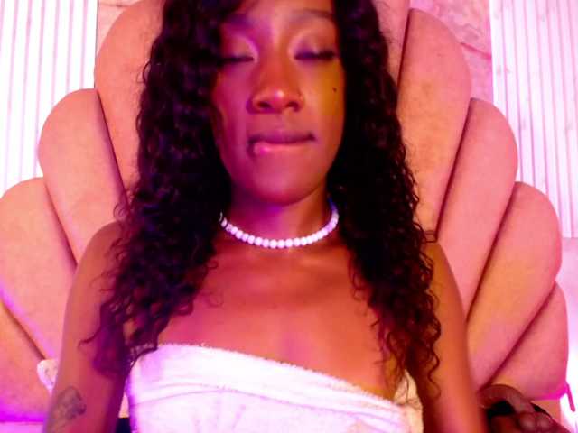 Sofi-Thomas live cam on BongaCams